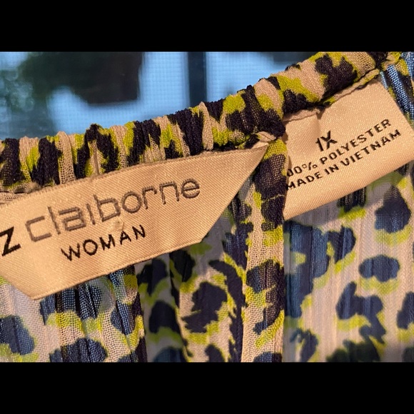 Beautiful loose fitting sheer blouse size 1X - Picture 3 of 3